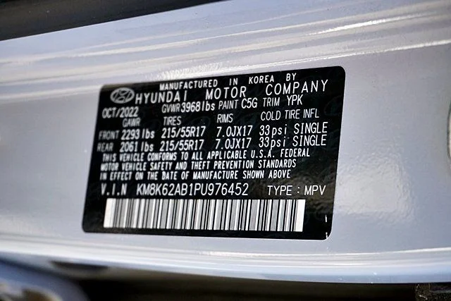 Used 2023 Silver Hyundai SEL image 31