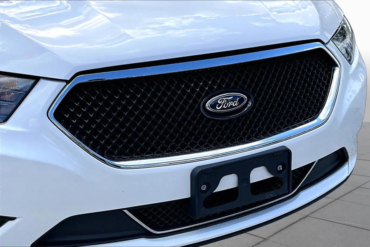 Used 2018 White Platinum Metallic Tri-Coat Ford SHO image 30