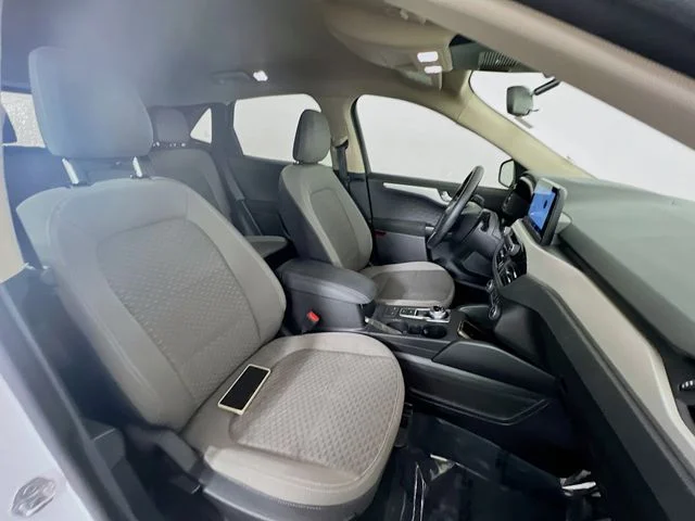 Used 2020 Oxford White Ford SE image 27