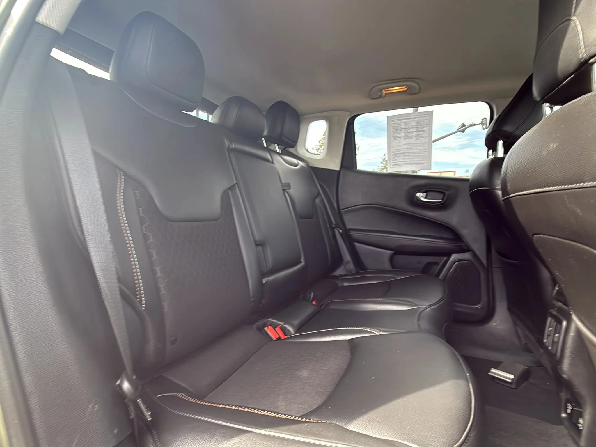 Used 2020 Olive Green Pearlcoat Jeep Latitude image 23