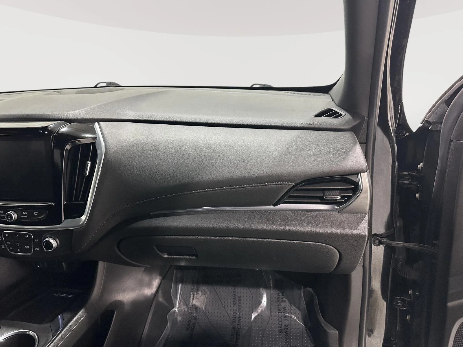 Used 2022 Mosaic Black Metallic Chevrolet LT Cloth image 25