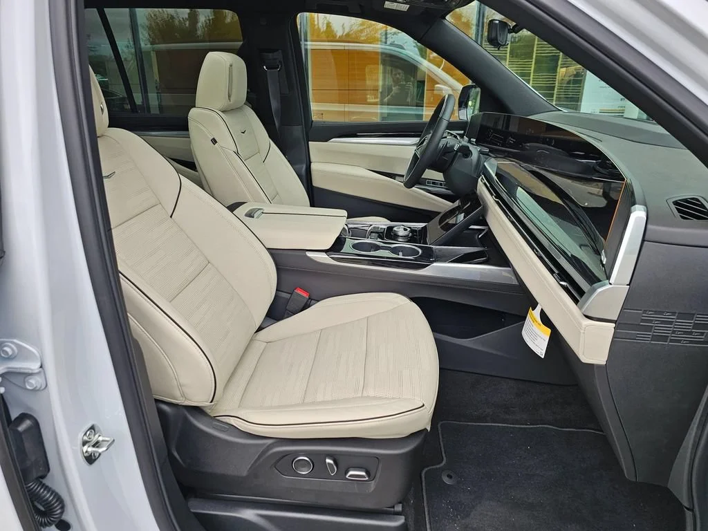 New 2026 Vibrant White Tricoat Cadillac Sport image 11
