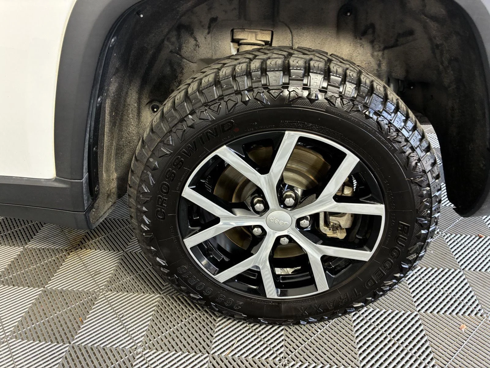Used 2023 Bright White Clearcoat Jeep Limited image 15