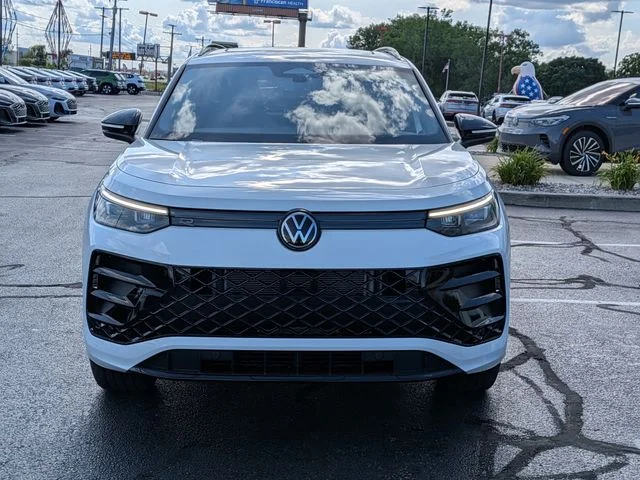 New 2026 White Volkswagen 2.0T SE R-Line Black image 2