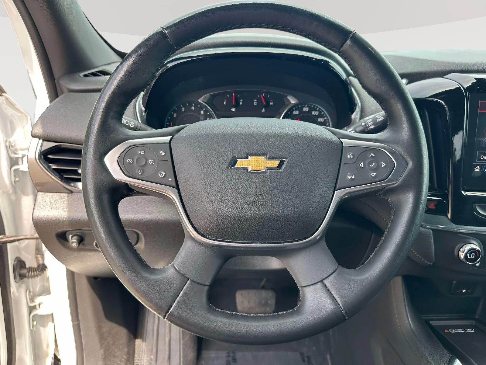 2023 Chevrolet Traverse 3LT - Photo 13