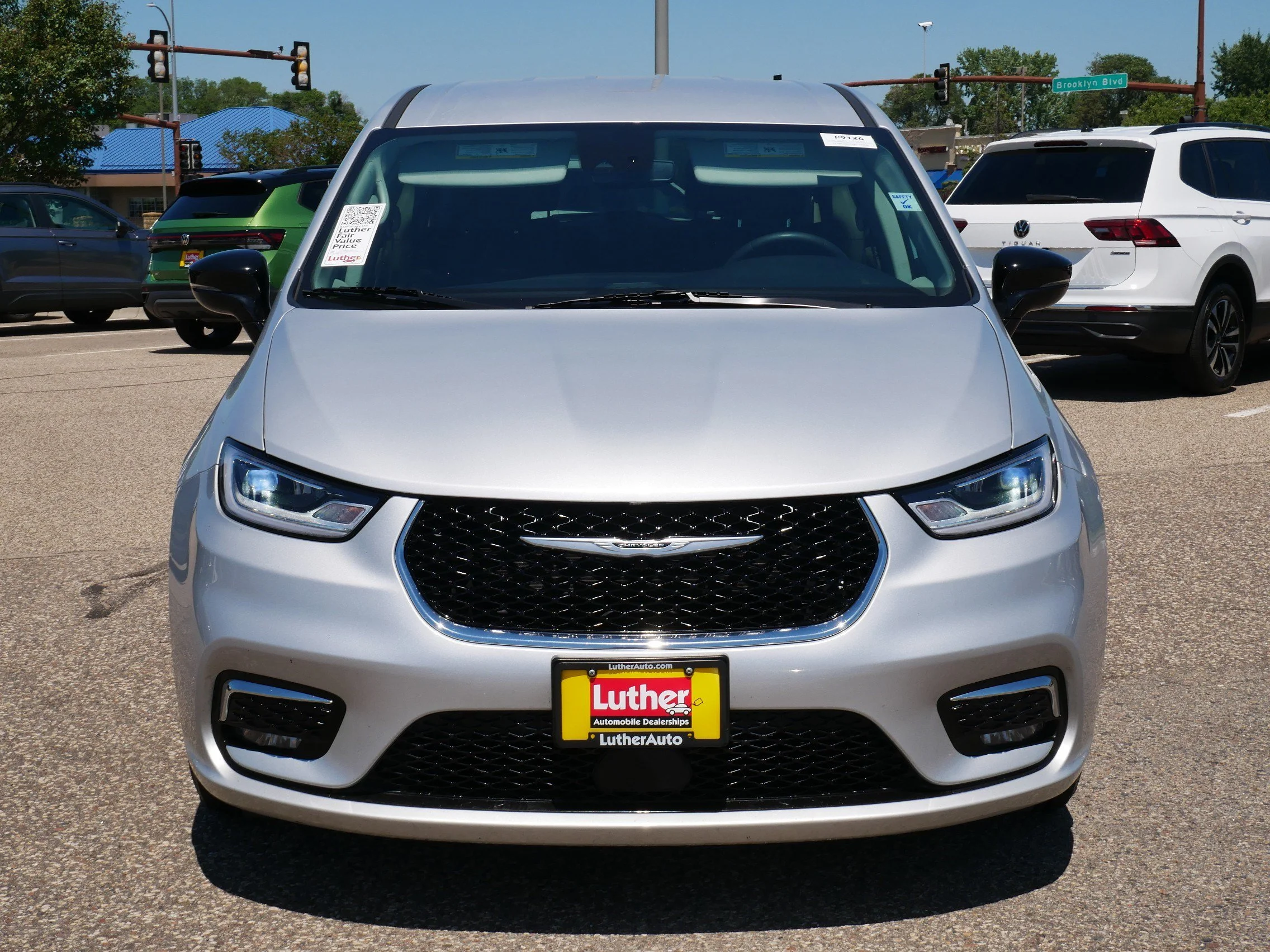 Used 2024 Chrysler Pacifica Touring L with VIN 2C4RC1BG5RR133368 for sale in Brooklyn Center, Minnesota