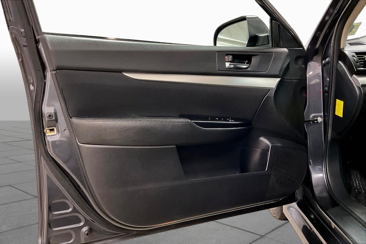 Used 2011 Graphite Gray Metallic Subaru 2.5i Prem AWP image 20