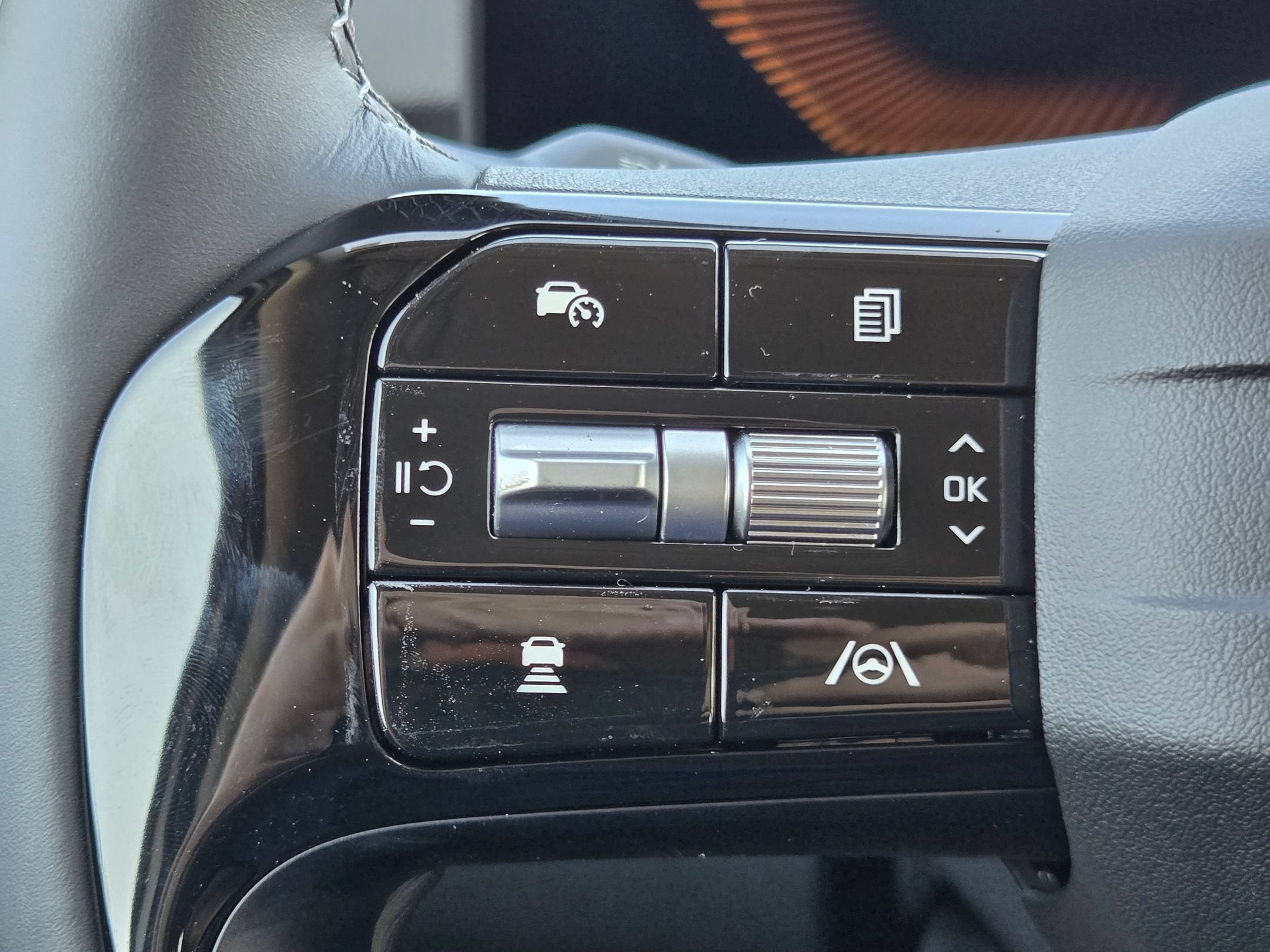 New 2026 Ivory Silver Kia S image 22