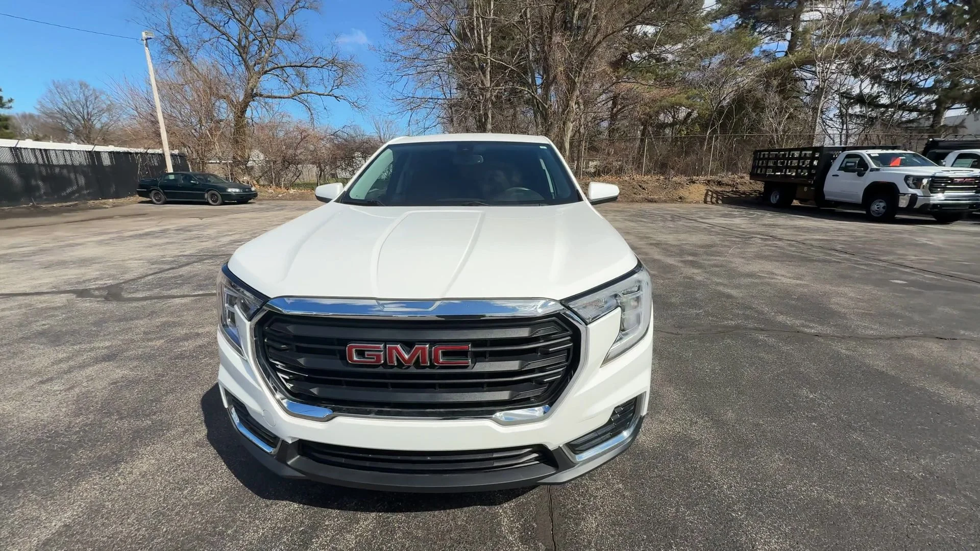 Used 2023 Summit White GMC SLE image 3