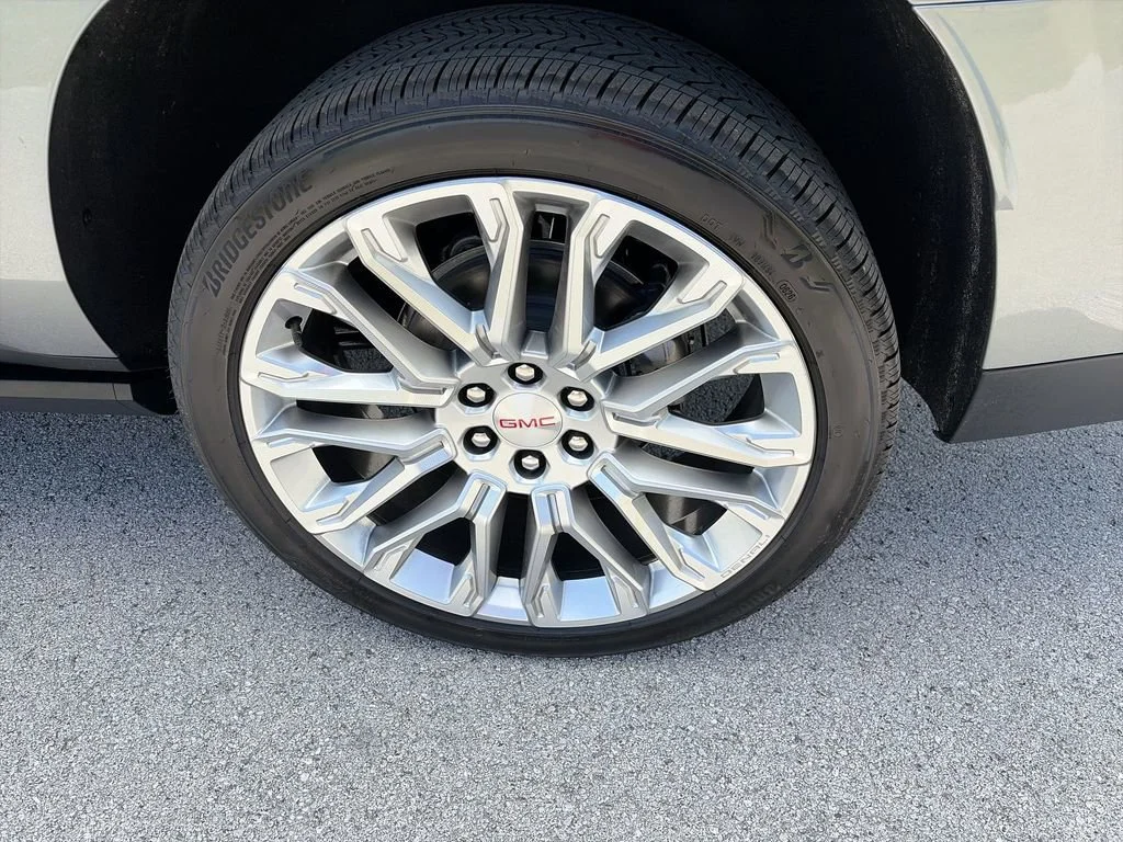 2026 GMC Yukon XL Denali - Photo 38