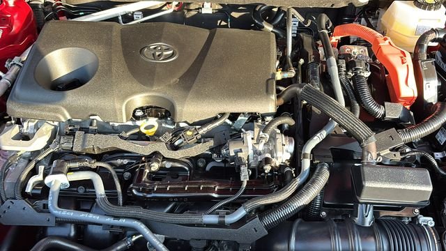 Used 2025 Pearl Toyota LE image 34