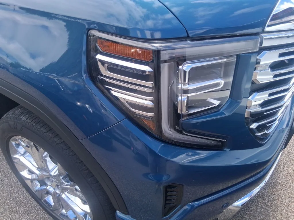 Used 2024 Blue GMC Denali image 14