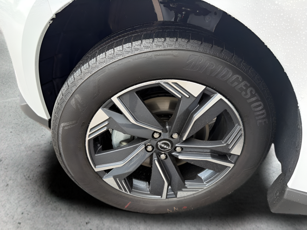 New 2026 White Nissan SL image 53