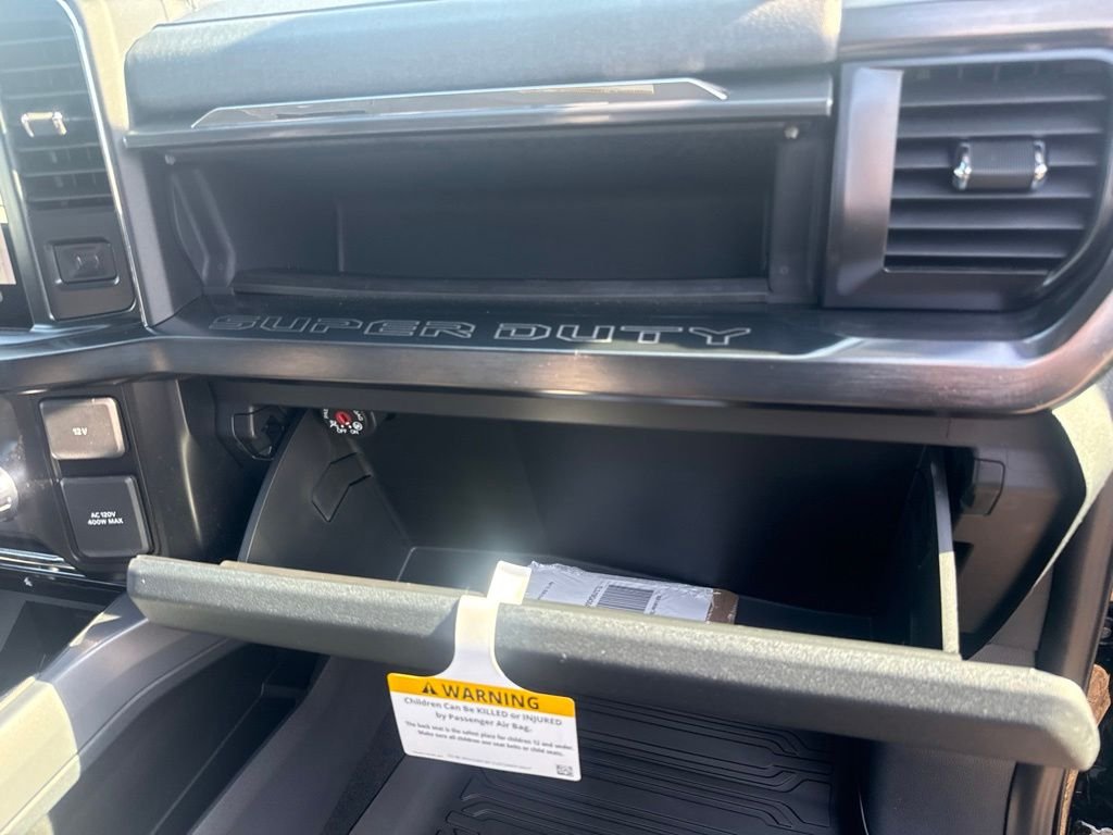 New 2026 Agate Black Metallic Ford Lariat image 40