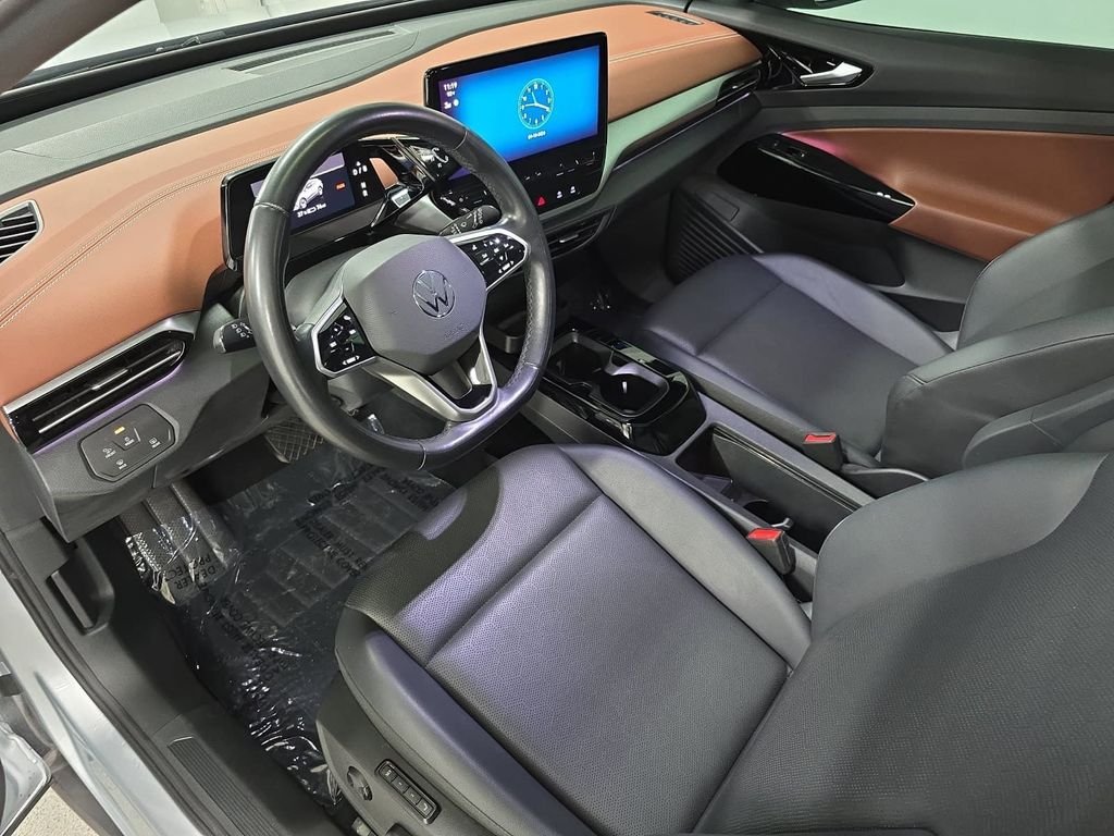 Used 2021 Silver Volkswagen Pro S image 4