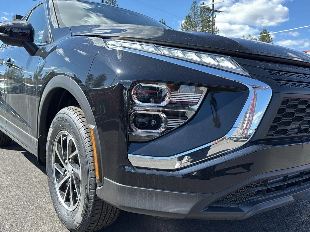 New 2026 Labrador Black Pearl Mitsubishi ES image 30