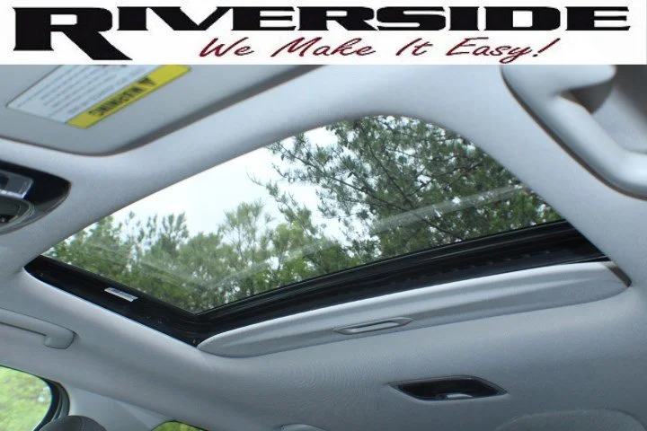 Used 2022 Phantom Black Hyundai SEL image 7