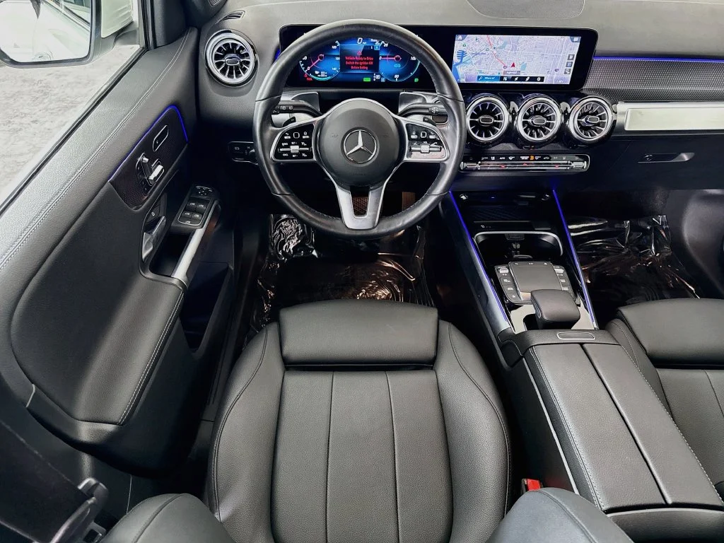 Used 2023 White Mercedes-Benz 300 image 22