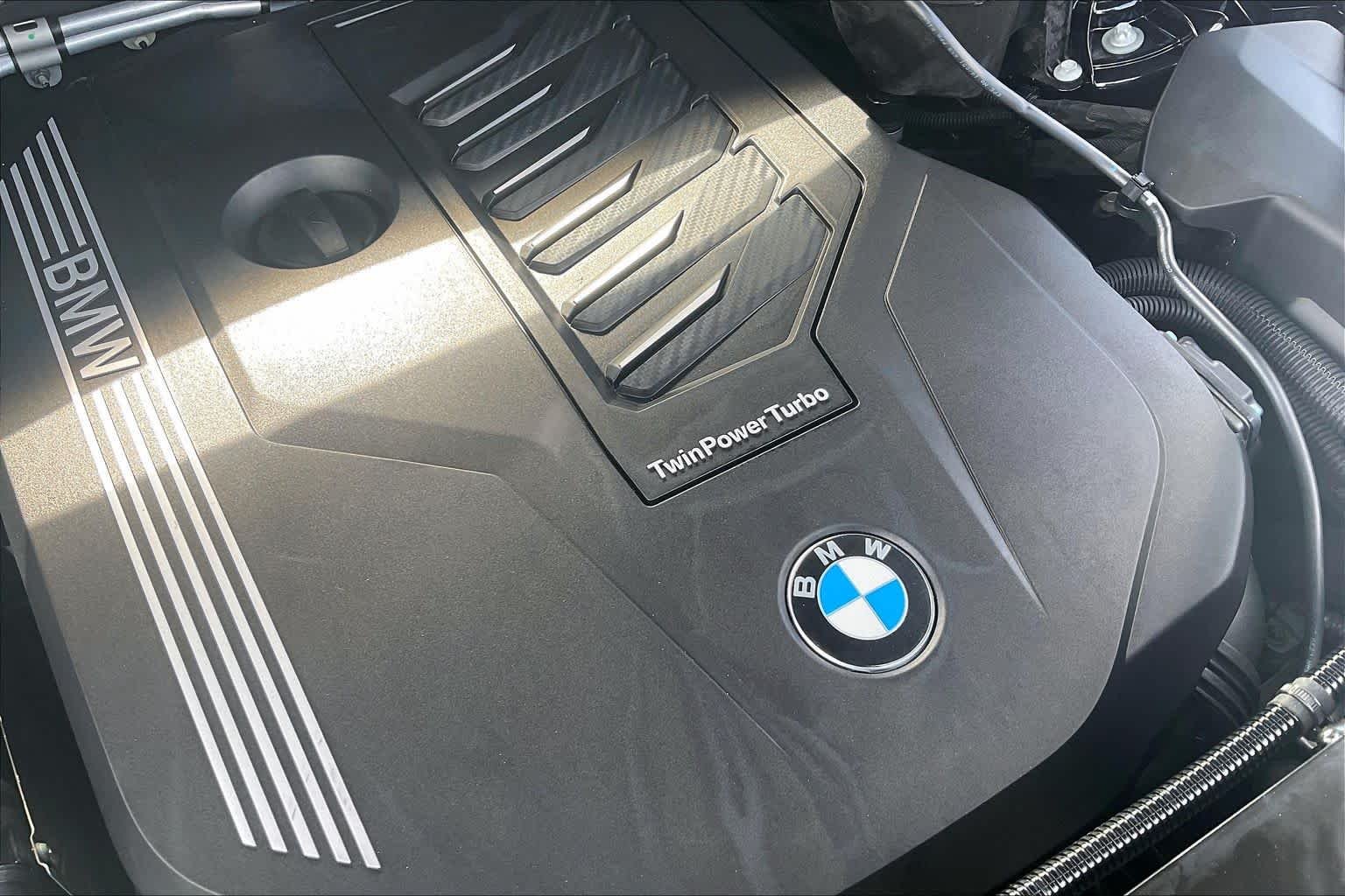 Certified Used 2022 Carbon Black Metallic BMW xDrive40i image 30