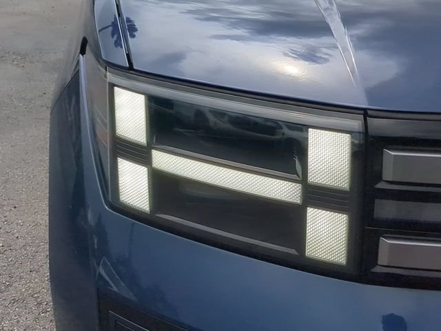 Used 2025 Blue Hyundai SEL image 10