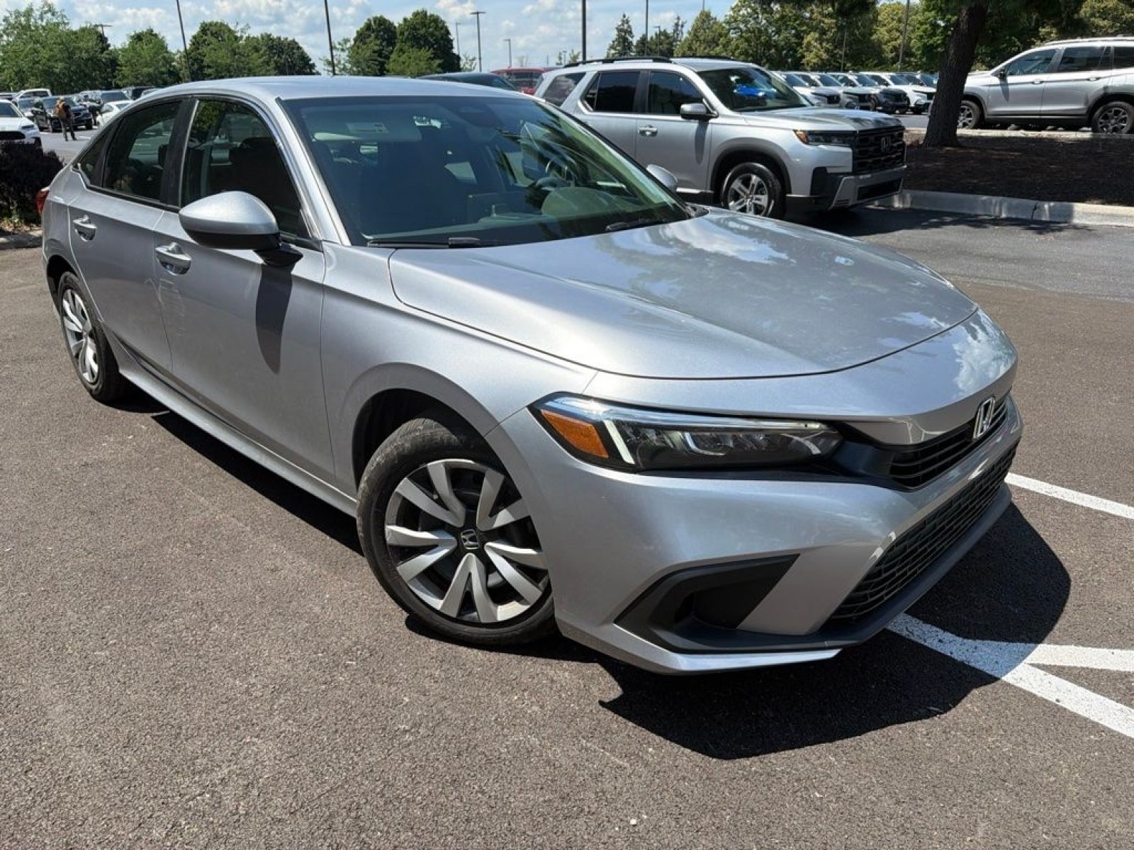 Certified Used 2023 Lunar Silver Metallic Honda LX image 5