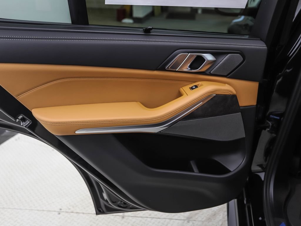 New 2026 Black Sapphire Metallic BMW xDrive40i image 19
