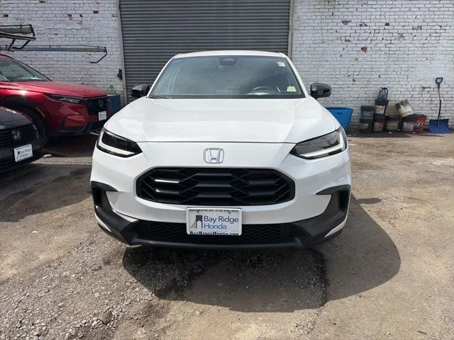 Used 2024  Honda Sport image 2