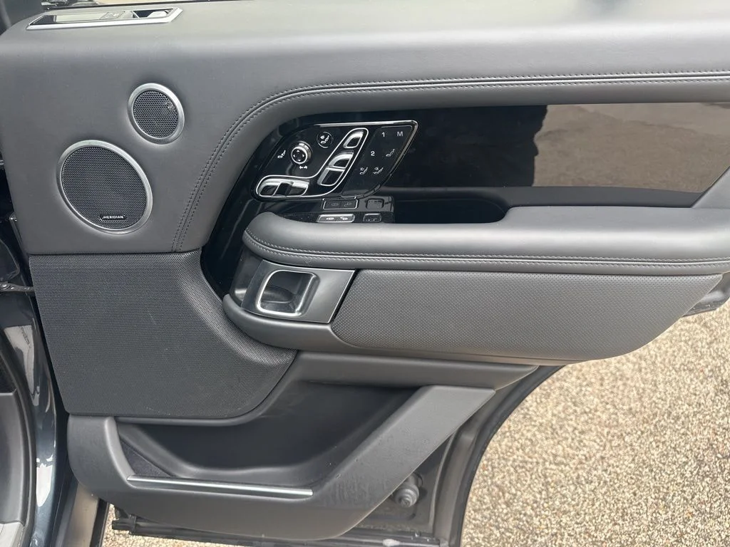 Used 2020 Borealis Black Land Rover SVAutobiography image 13