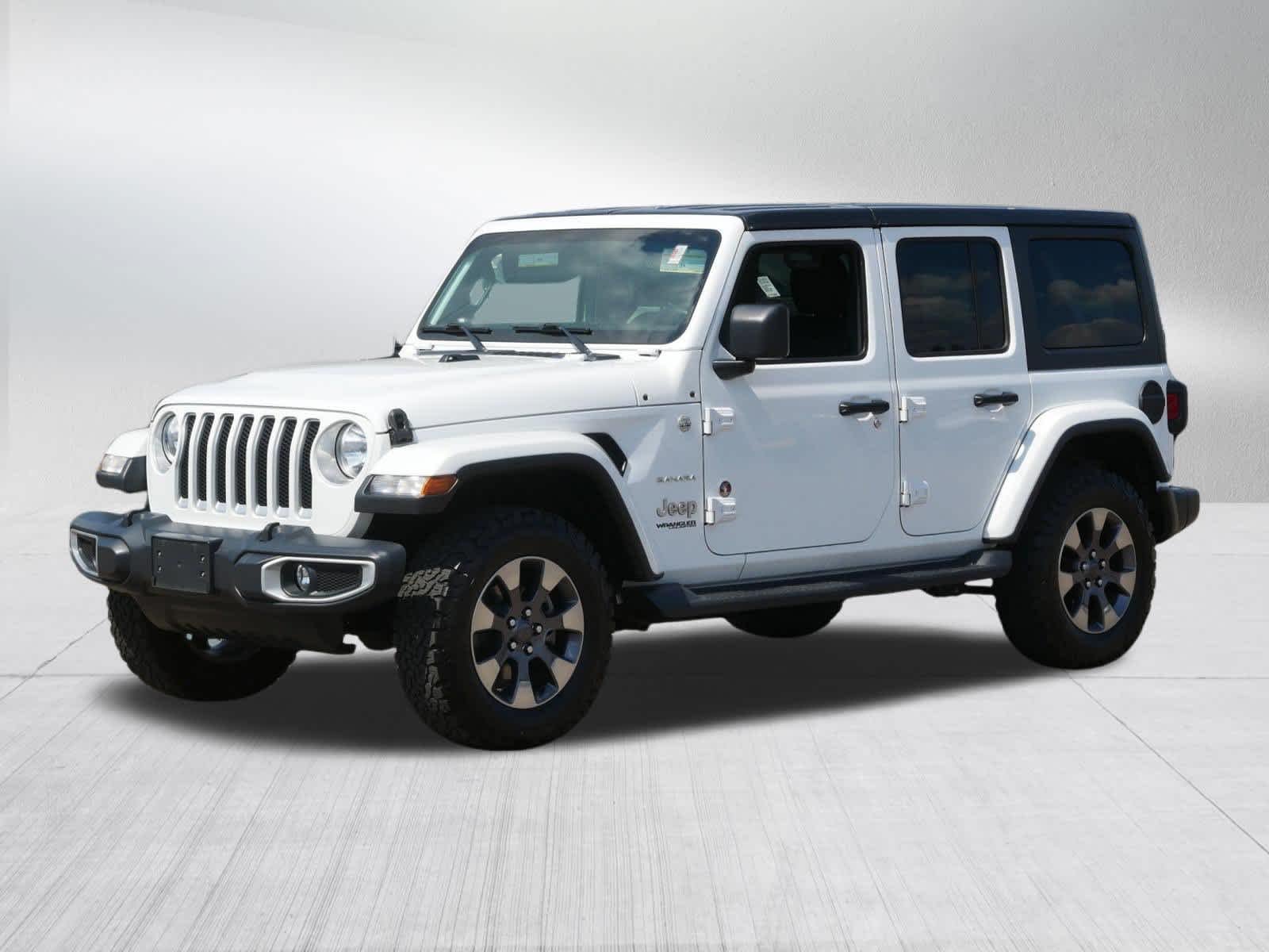 Used 2018 Bright White Jeep Sahara image 3