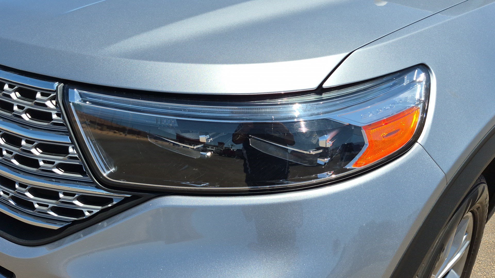 Used 2023 Silver Metallic Ford Limited image 9