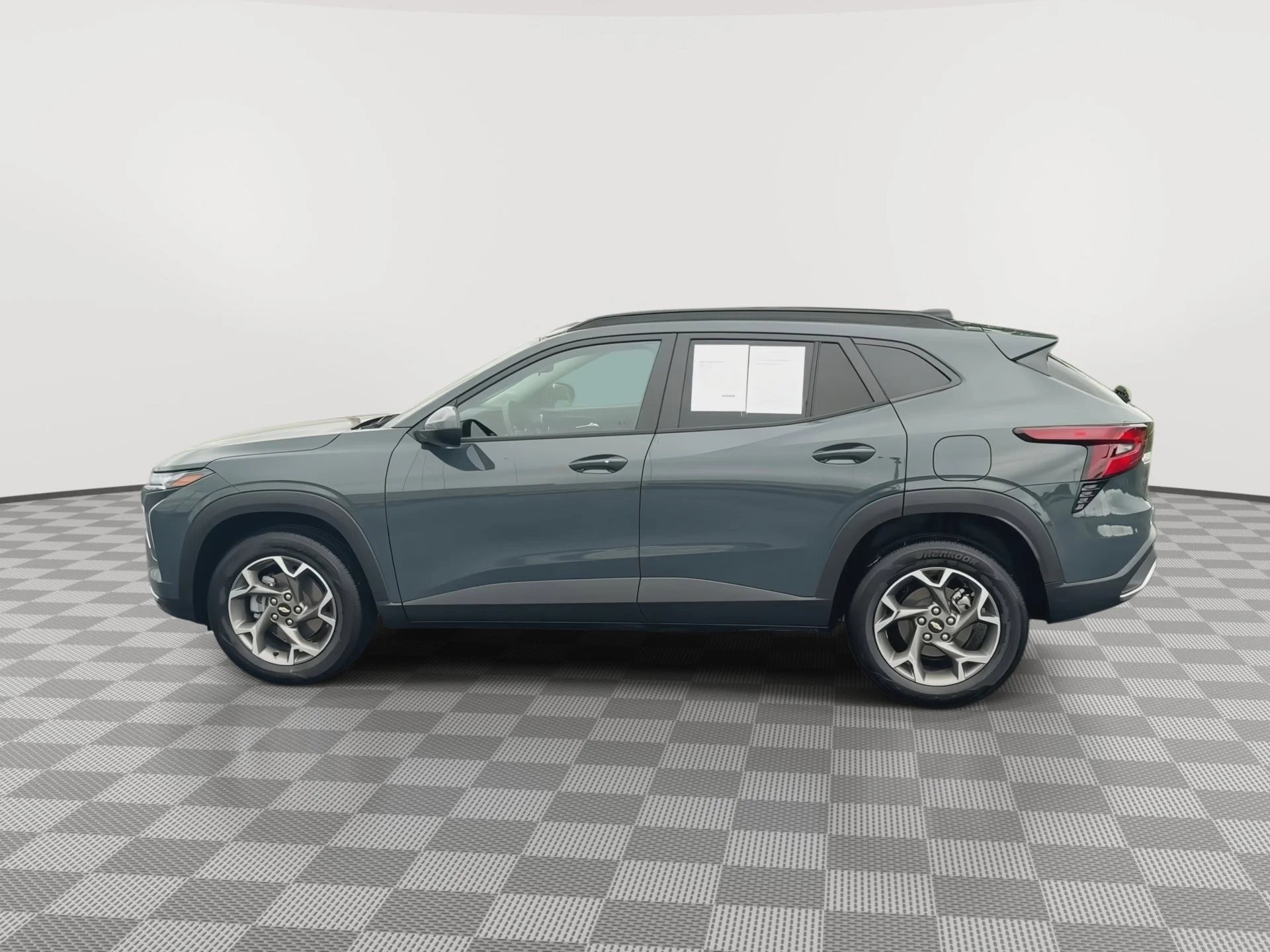 2025 Chevrolet Trax LT - Photo 5