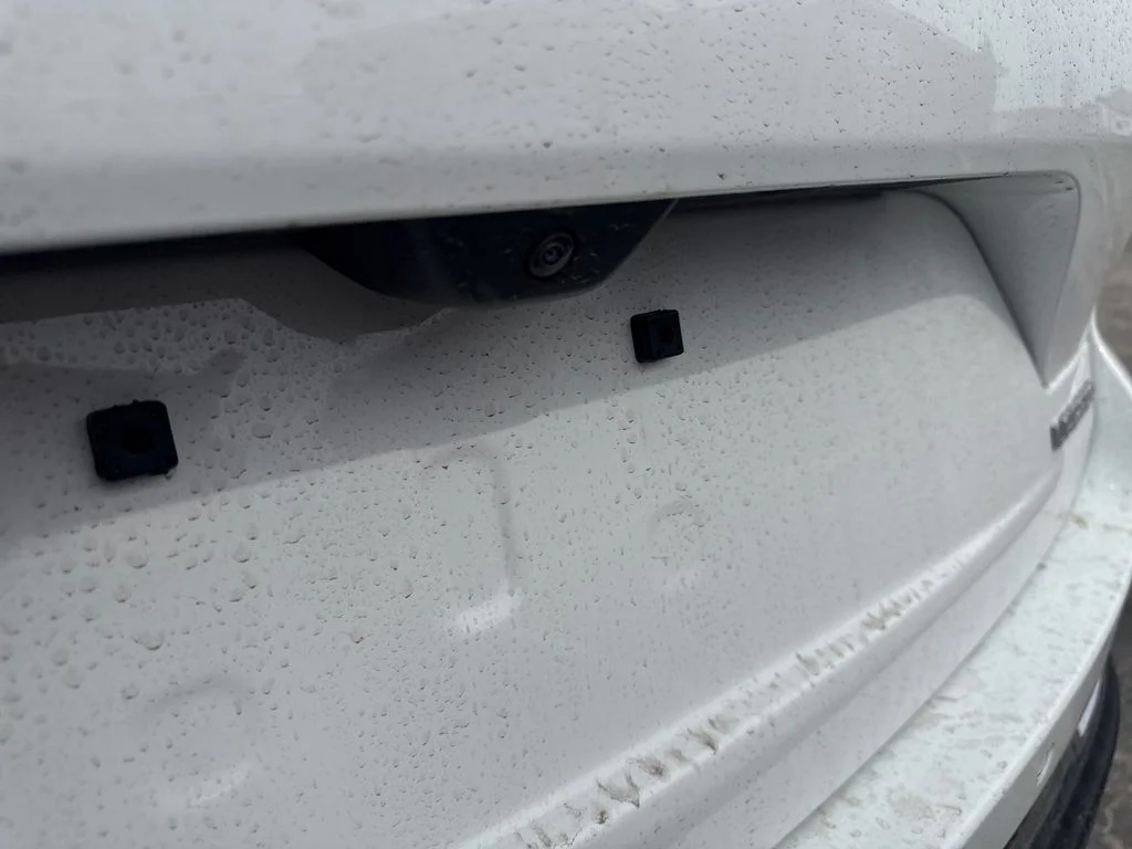 New 2026 Bright White Clear-Coat Exterior Paint Jeep Laredo X image 10