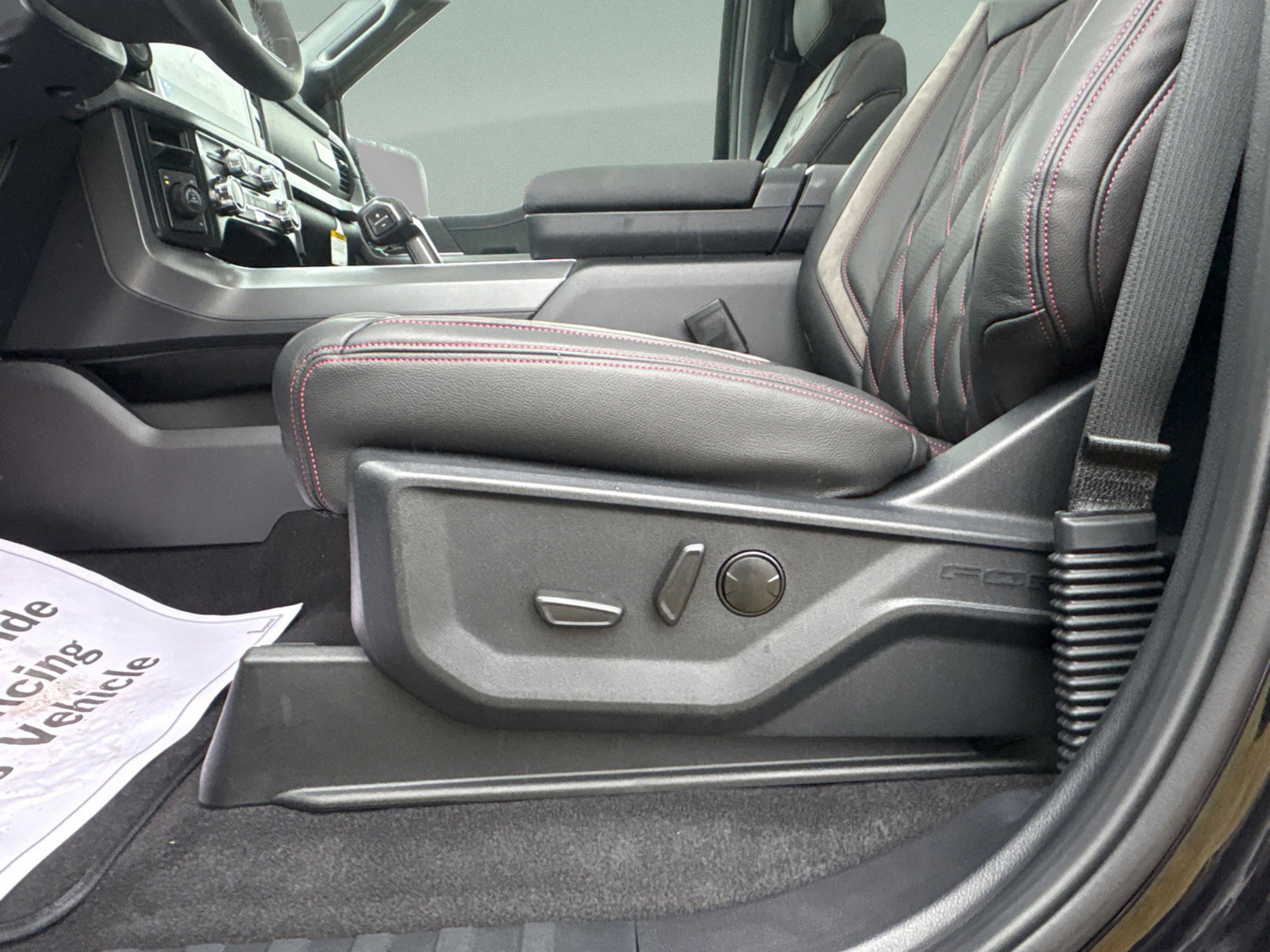 New 2026 Agate Black Metallic Ford XLT image 18
