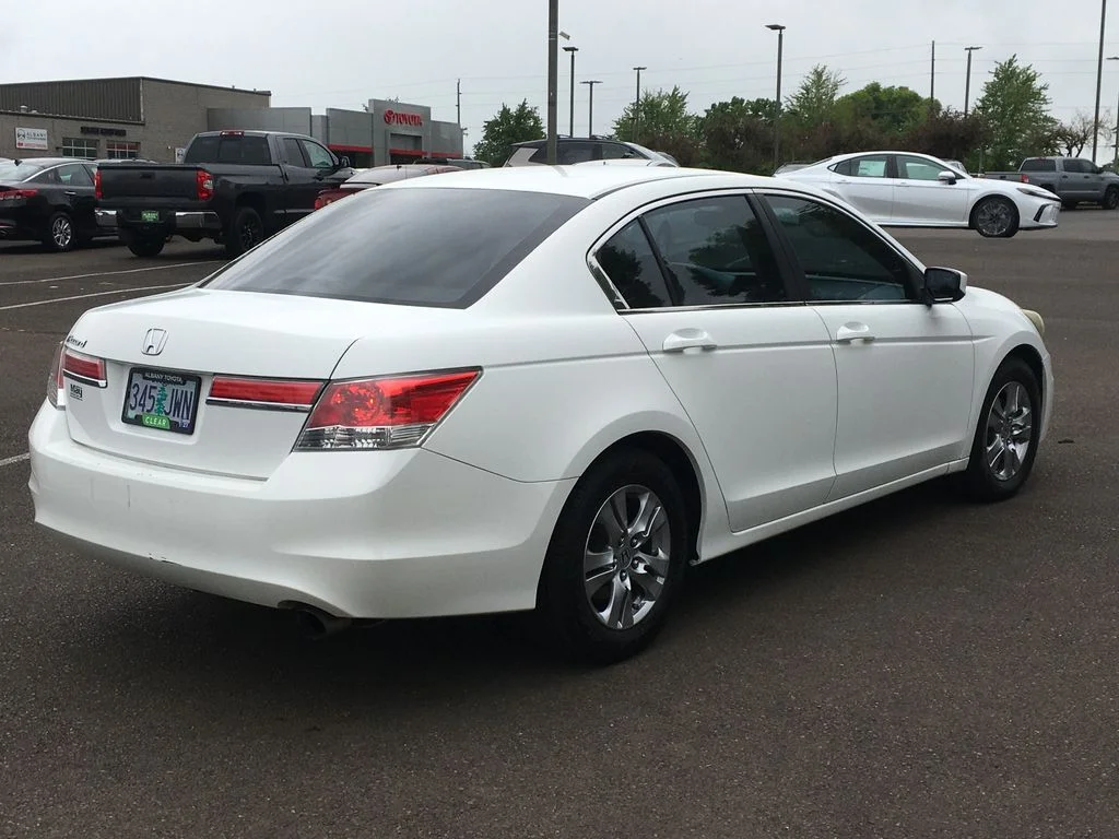 Used 2011 White Honda LX-P image 6