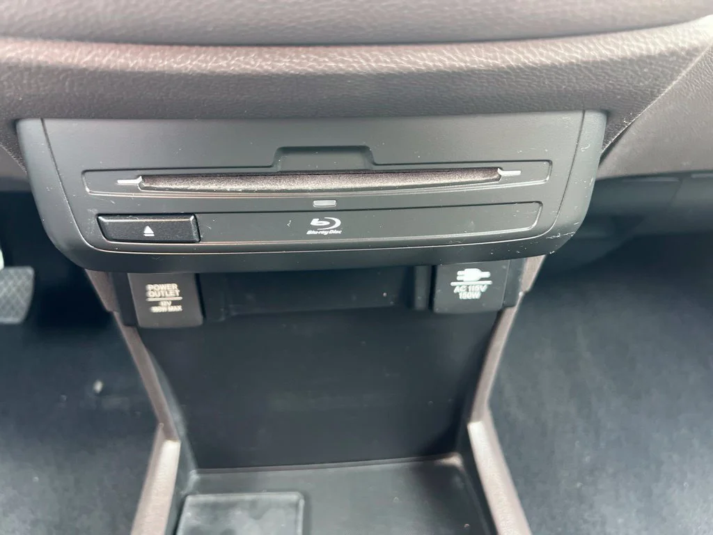 Used 2018 Forest Mist Metallic Honda Touring image 36