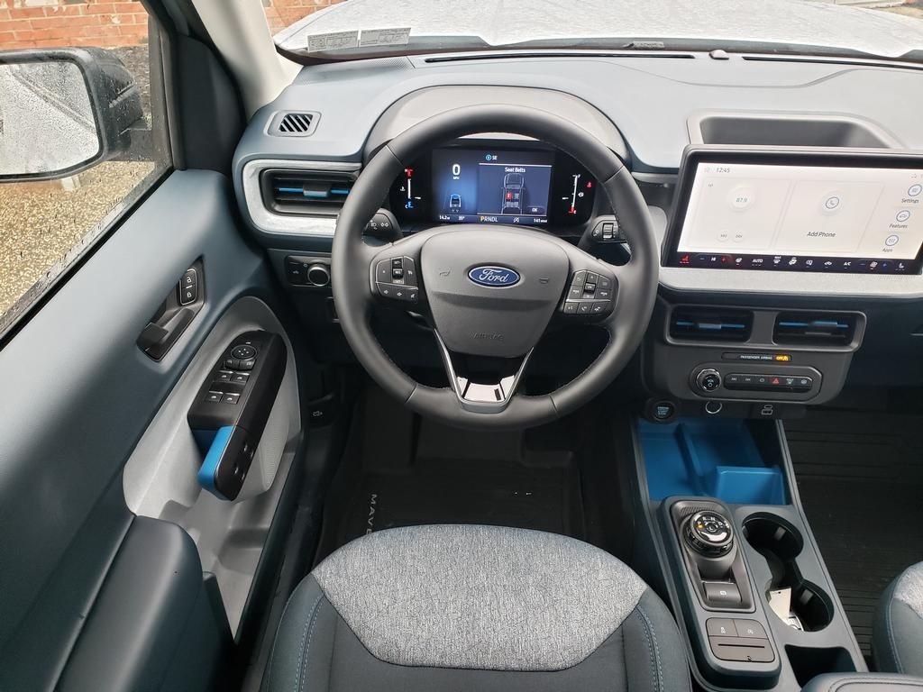 New 2025 Space White Metallic Ford XLT image 14