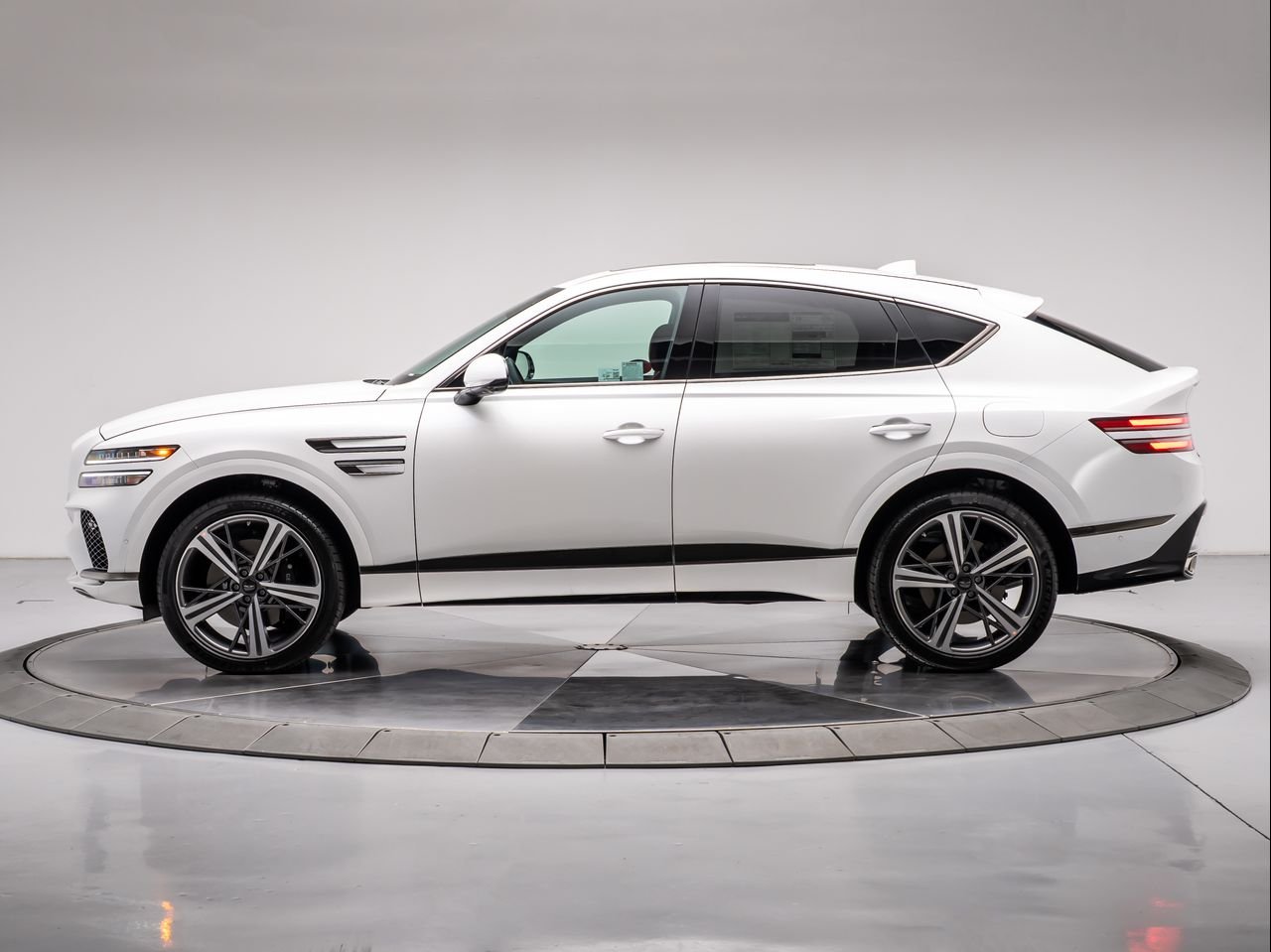 New 2026 Uyuni White Genesis 3.5T E-SC MHEV image 2