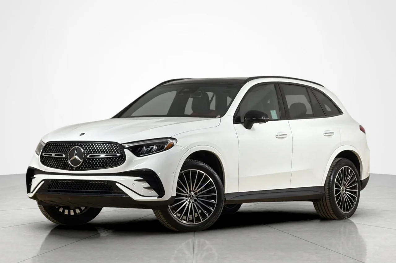 Used 2024 Polar White Mercedes-Benz GLC 300 image 1