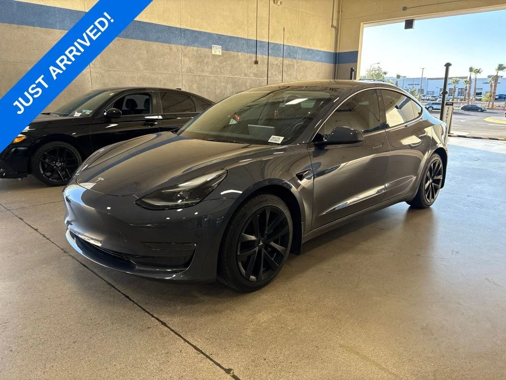 2023 Tesla Model 3 -'s photo