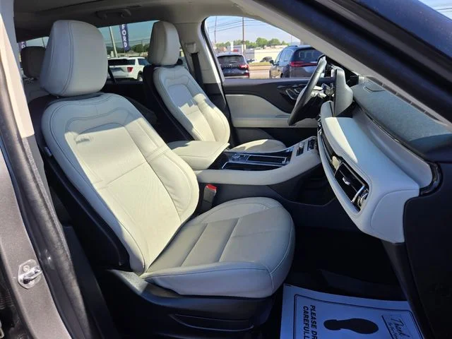 Used 2025 Gray Lincoln Reserve image 21