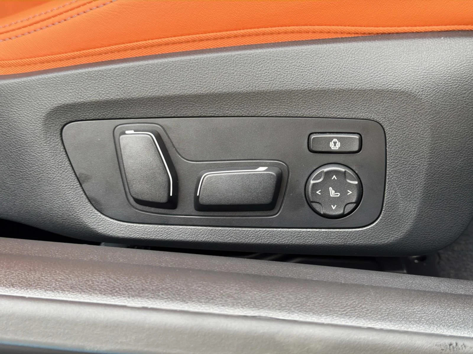 Used 2027 Green BMW Competition xDrive image 15
