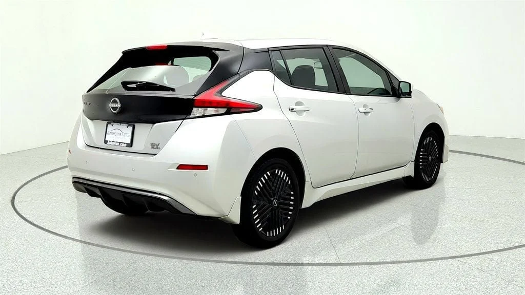 Used 2023 Brilliant Silver Metallic Nissan SV PLUS Hatchback w/ 212-Mile Range & ProPILOT Assist image 5