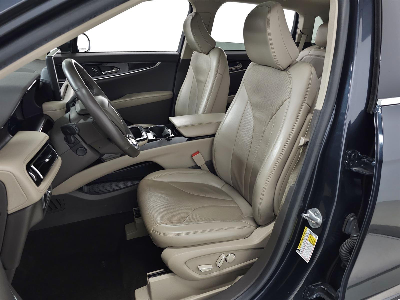 Used 2021 Blue Lincoln Reserve image 16