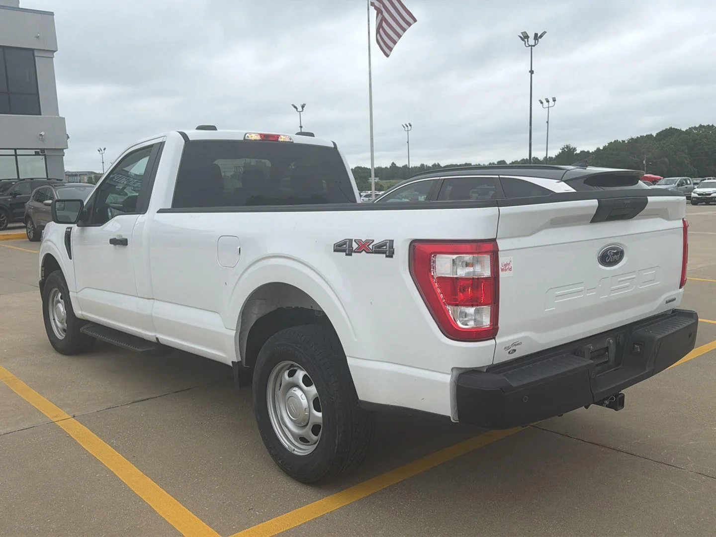 Used 2023 Oxford White Ford XL image 4