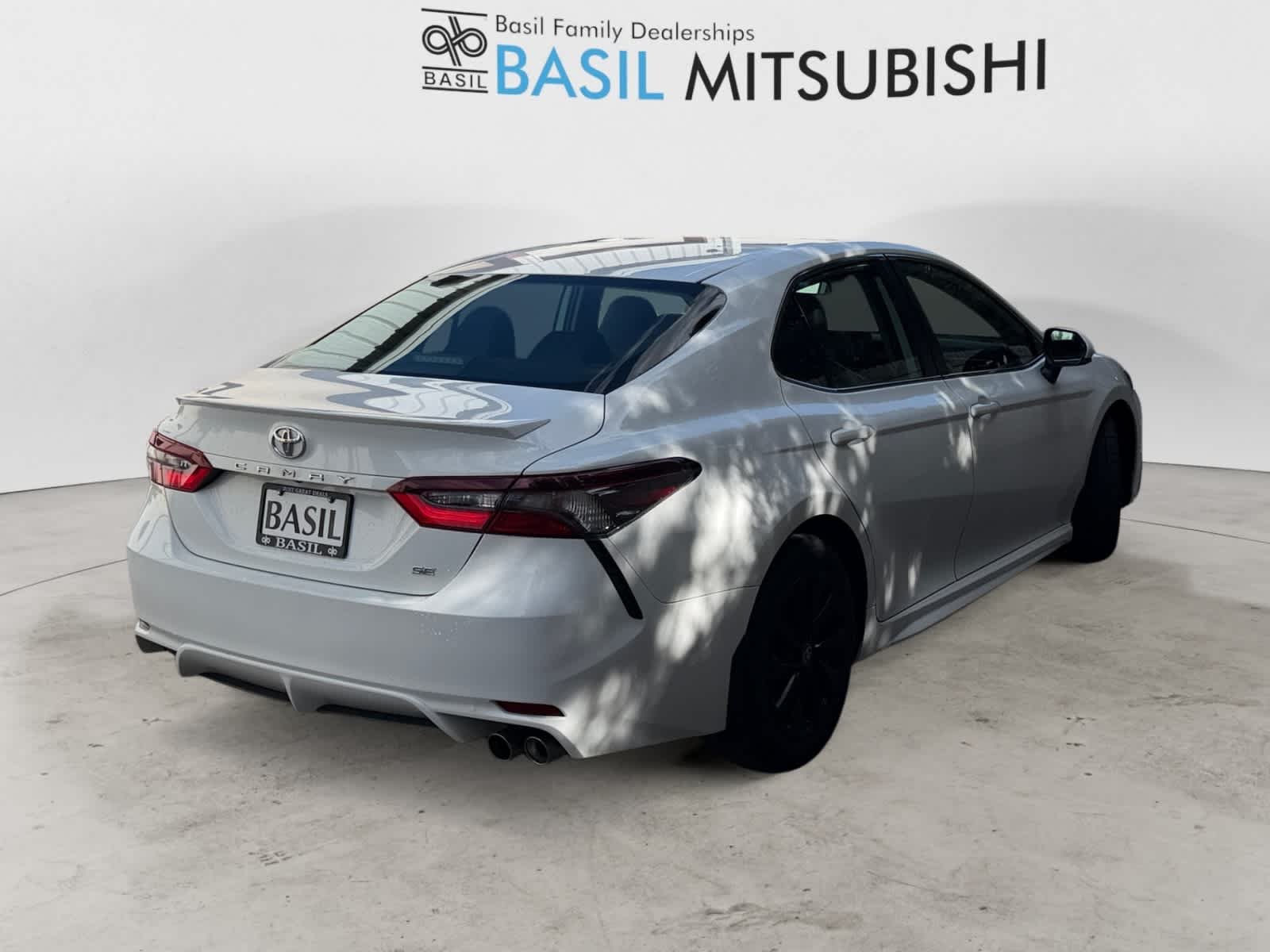 Used 2024 Ice Cap Toyota SE image 5