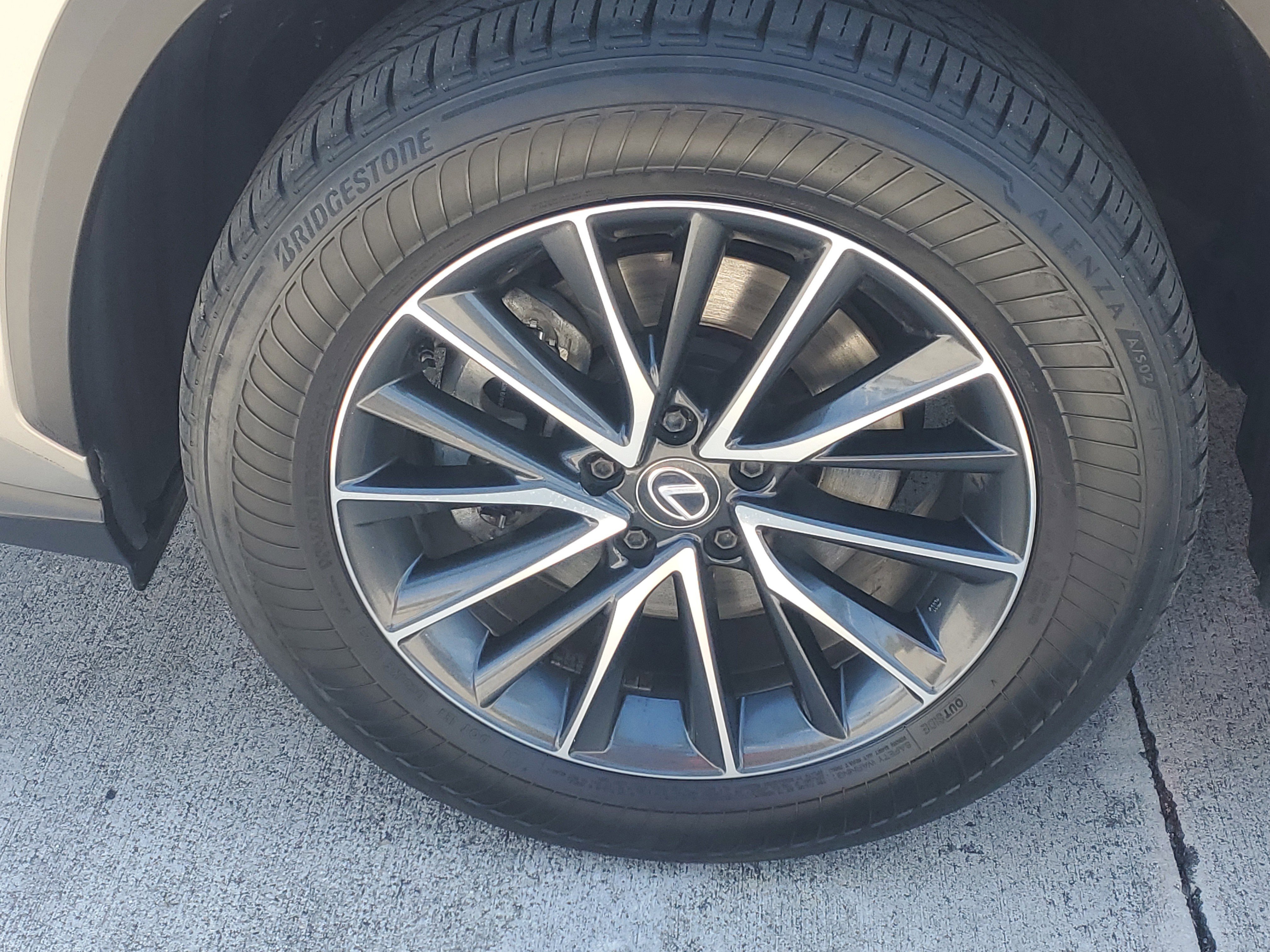 Used 2024 Atomic Silver Lexus NX 250 Premium image 4