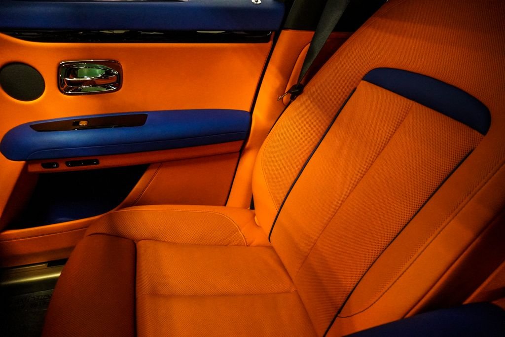 Used 2024 Blue Rolls-Royce Base image 33
