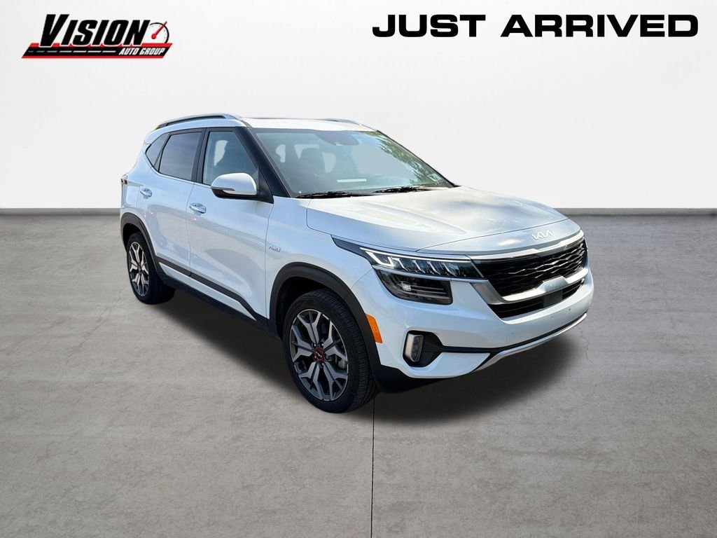 Used 2022 White Kia SX image 3