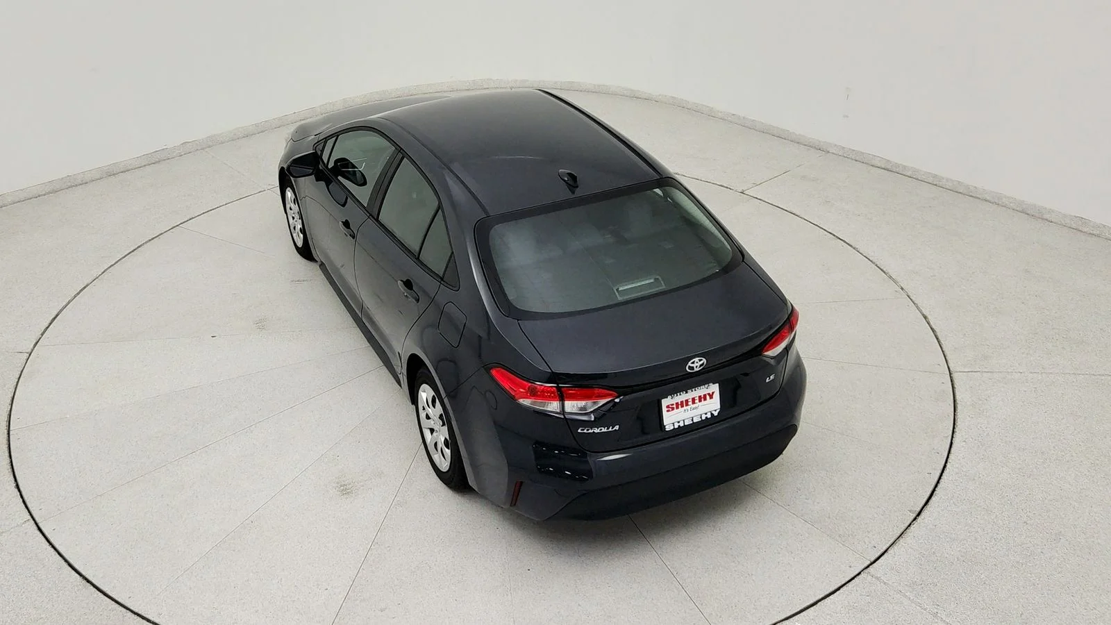 Used 2025  Toyota LE image 18