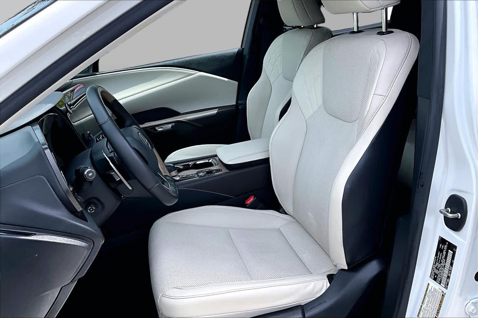 Used 2023 Eminent White Pearl Lexus Premium image 8